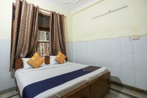 Spot On 65879 Hotel Neel Top