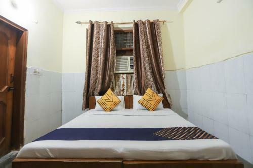Spot On 65879 Hotel Neel Top