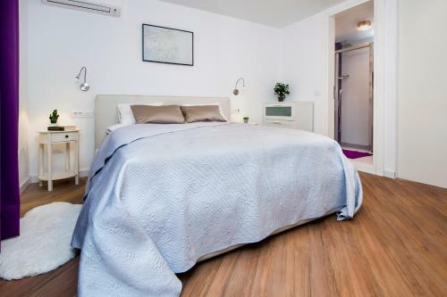Hostal Riva Residence