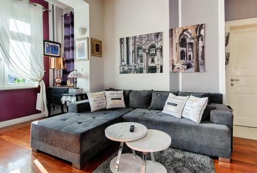 Apartamentos House Delmarco