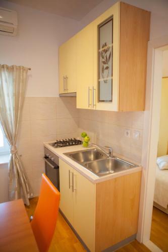 Summer Lounge Apartments
