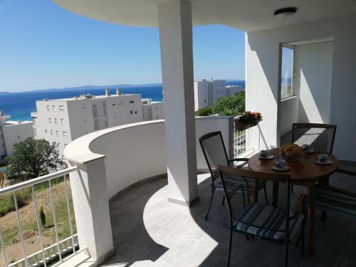 Sea View Apartment Reno W/garage