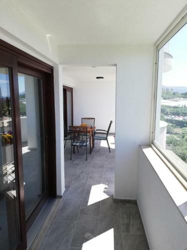 Sea View Apartment Reno W/garage
