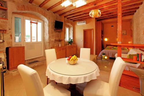Apartamento All You Need Old Town Studio