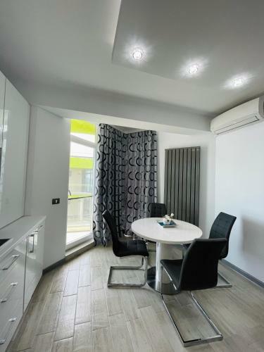 Apartament White Alezzi