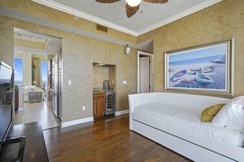 Silver Beach Towers Ph 1901 By Five Star Properties