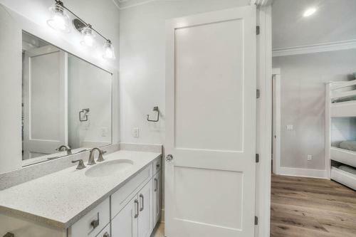 Live It Well By Five Star Properties