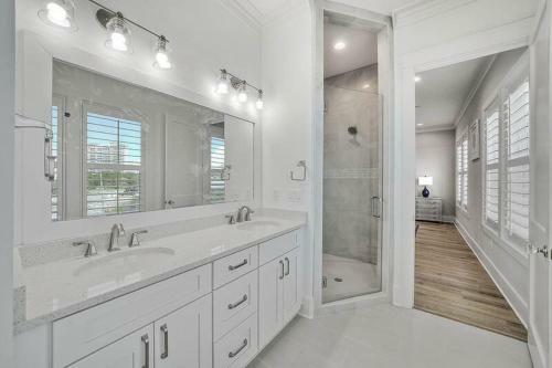 Live It Well By Five Star Properties