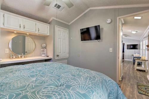 Bright Miramar Tropical Cabana, 2 Blocks To Beach!