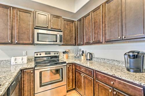 Apartamento Luxurious Alerio Condo With Private Beach Access!