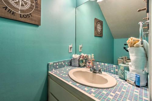 Vibrant Pcb Townhome With Private Outdoor Oasis