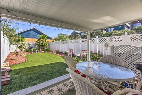 Vibrant Pcb Townhome With Private Outdoor Oasis