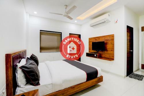 Collection O 79334 Hotel Maa Gayatri