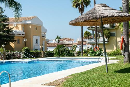 First Line Golf Apartment In Cabopino