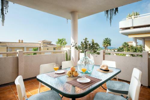 First Line Golf Apartment In Cabopino