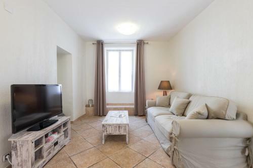 1 Bedroom Apartment In Nice Port