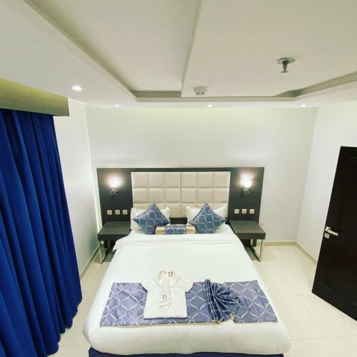 Holiday Plus Hotel Suites