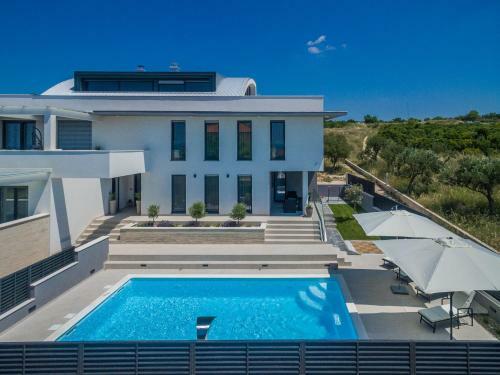 Apartamentos Villa Franica