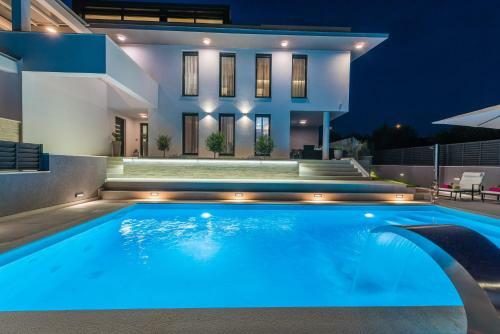 Apartamentos Villa Franica