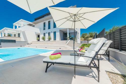 Apartamentos Villa Franica
