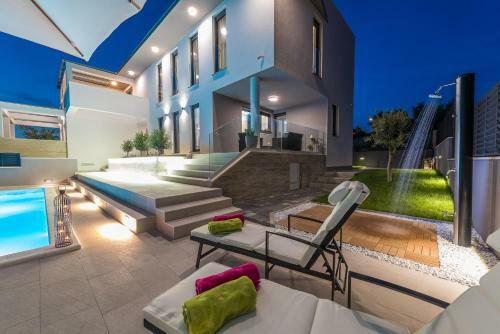 Apartamentos Villa Franica