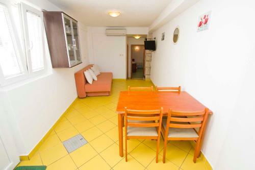 Apartments Srdjan