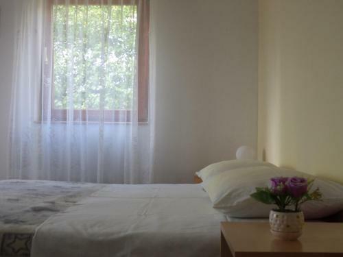 Hostal Rooms Loncar