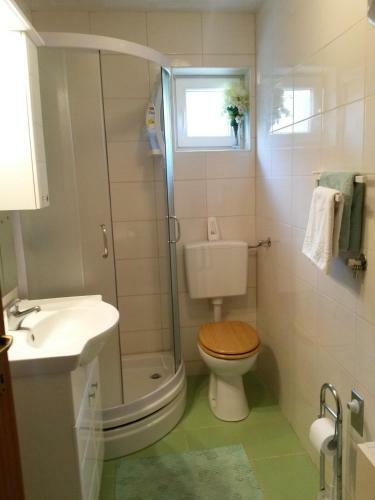 Hostal Rooms Loncar