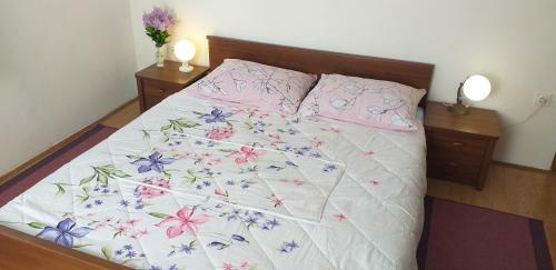Hostal Rooms Loncar
