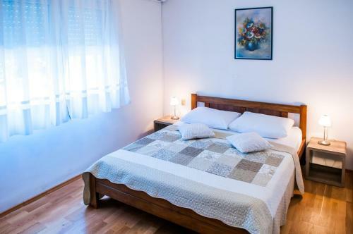 Hostal Rooms Raji?