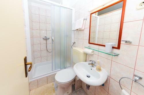 Hostal Rooms Raji?