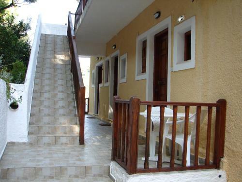 Mandaniki Apartments