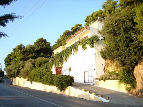 Mandaniki Apartments