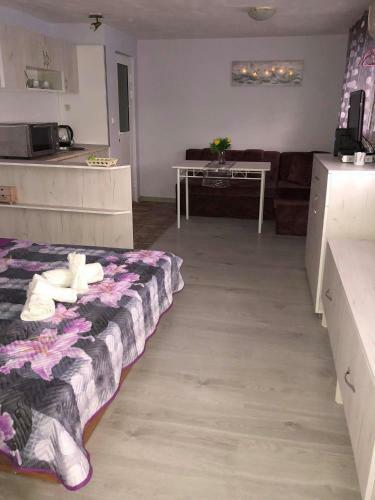 Comfy Studio Apartment By The Flower Market