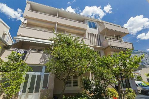 Apartments Vukadin