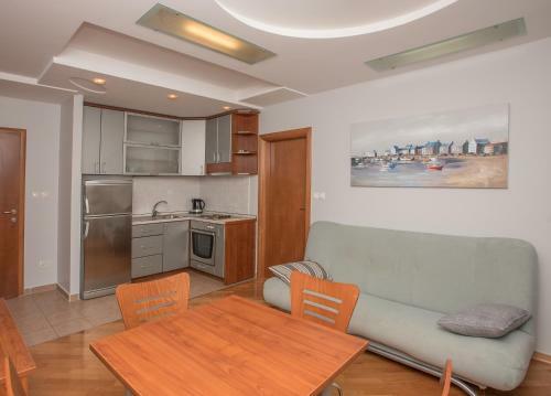 Apartments Romana