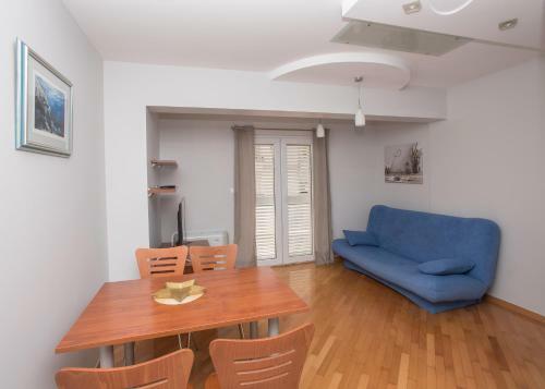 Apartments Romana