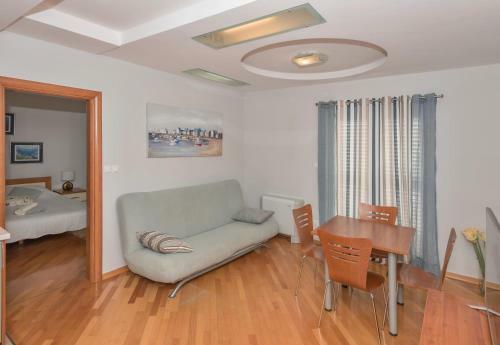 Apartments Romana