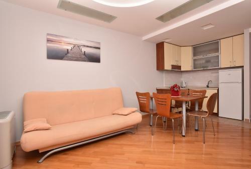 Apartments Romana