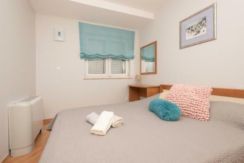 Apartments Romana