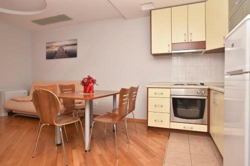 Apartments Romana
