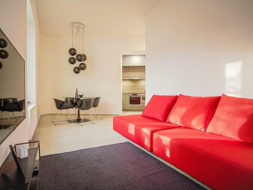 Lusso Apartman - Egy L�p�sre Az �lm�nyekt?l