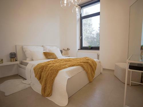 Lusso Apartman - Egy L�p�sre Az �lm�nyekt?l