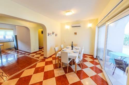 Apartamentos Villa Ana