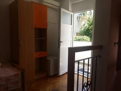 Hostal Guesthouse Maestral