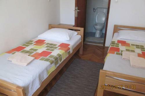 Hostal Guesthouse Maestral
