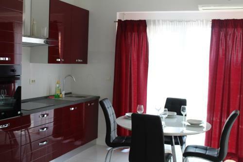 Hostal Guesthouse Maestral