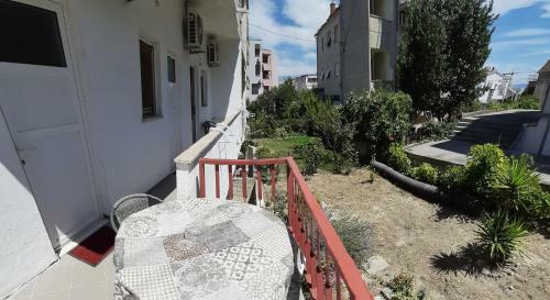 Hostal Guesthouse Maestral