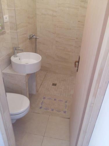 Hostal Guesthouse Maestral