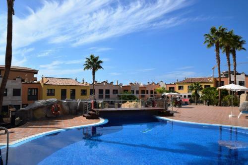 Lovely Duplex Apartment La Caleta